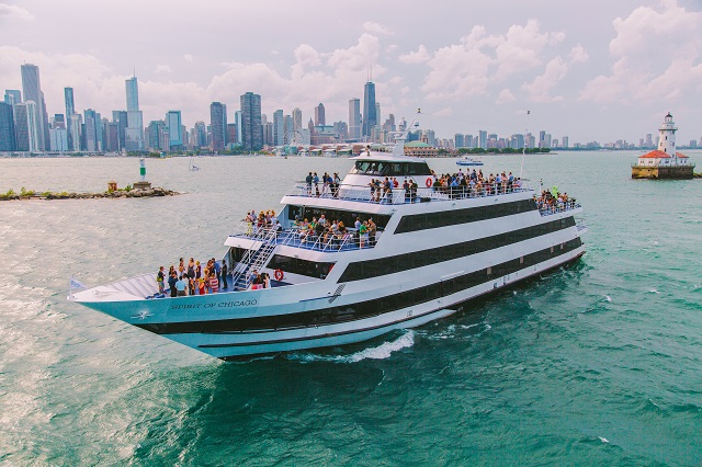 14 Best Chicago Boat Tours to Try in 2021